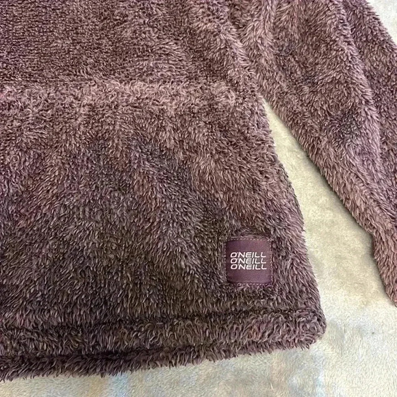 O'Neil - pullover plush sherpa fleece sweater with kangaroo pocket. Size M - Picture 2 of 6